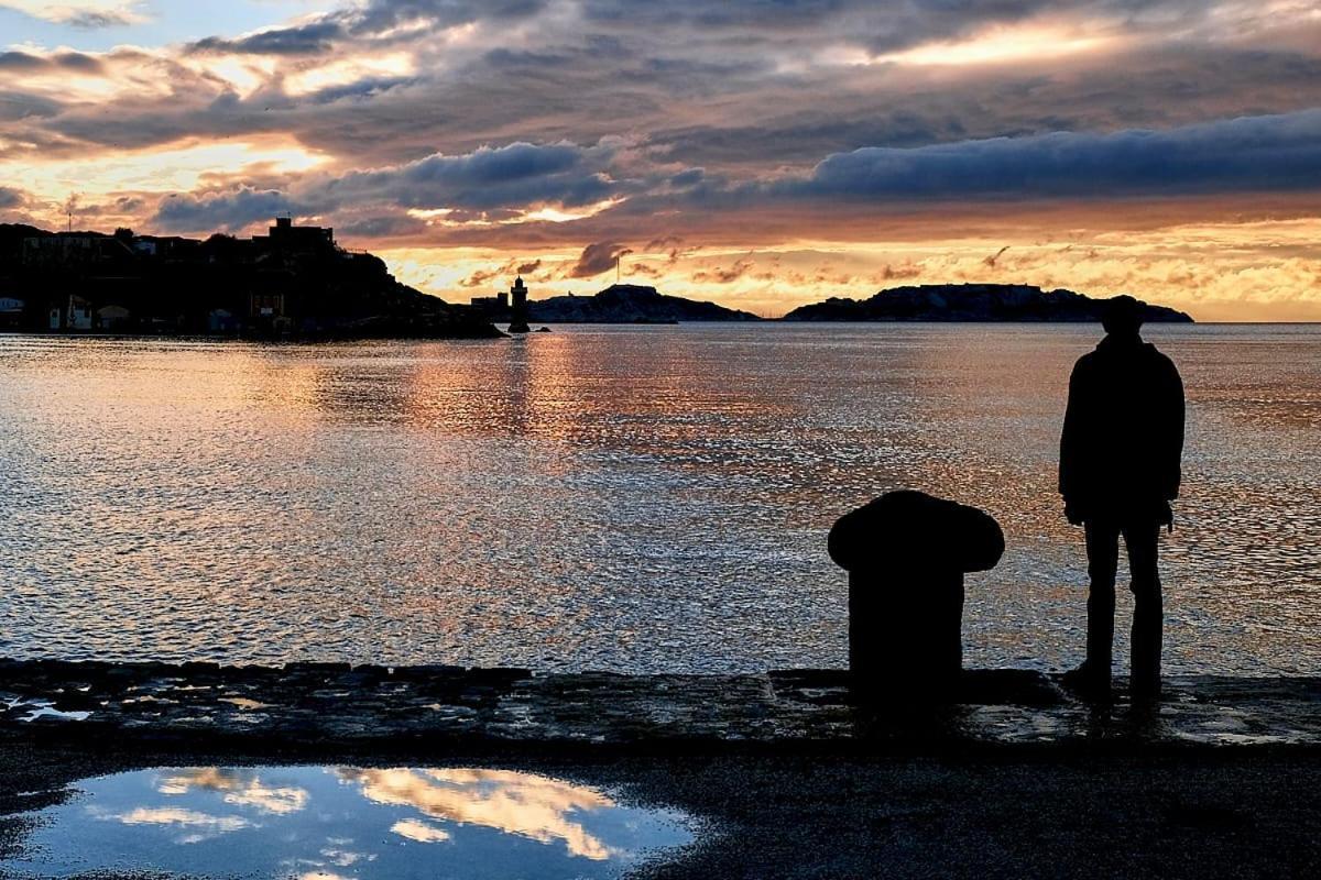 Studio Calanques Pres Du Vieux Port มาร์กเซย ภายนอก รูปภาพ